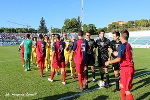 Calcio saluto iniziale