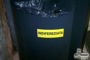 Raccolta Indifereziata: errore nei cartelli sui bidoni pubblici
