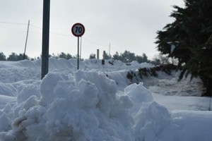 Neve nella Murgia strade bloccate