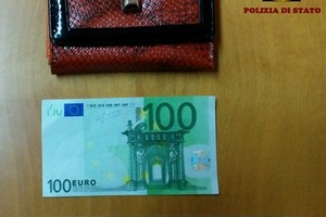 Banconote false, arrestata una donna andriese 50enne