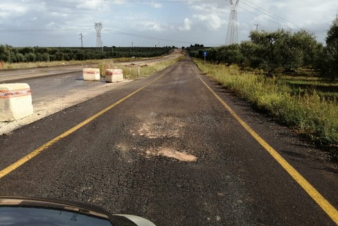 In auto sulla complanare Andria-Canosa di Puglia
