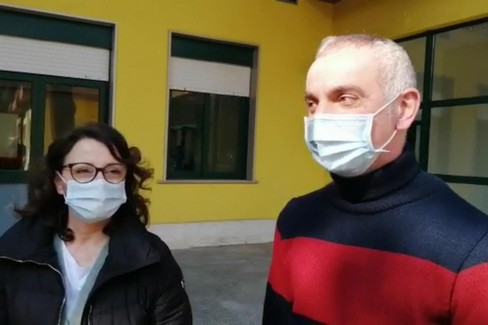 I docenti del Liceo Nuzzi si vaccinano: "Così iniziamo la ripresa "
