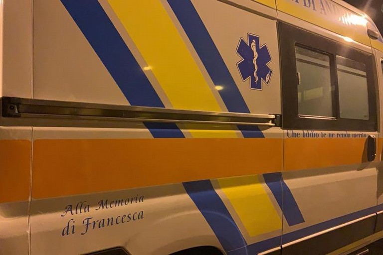 una ambulanza alla memoria della soccorritrice Francesca