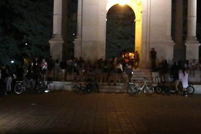 assembramenti al Monumento dei Caduti