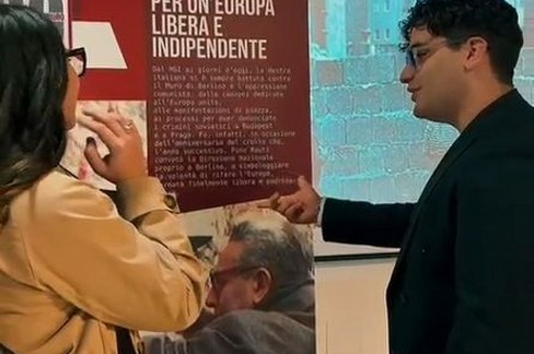 mostra sul muro di Berlino
