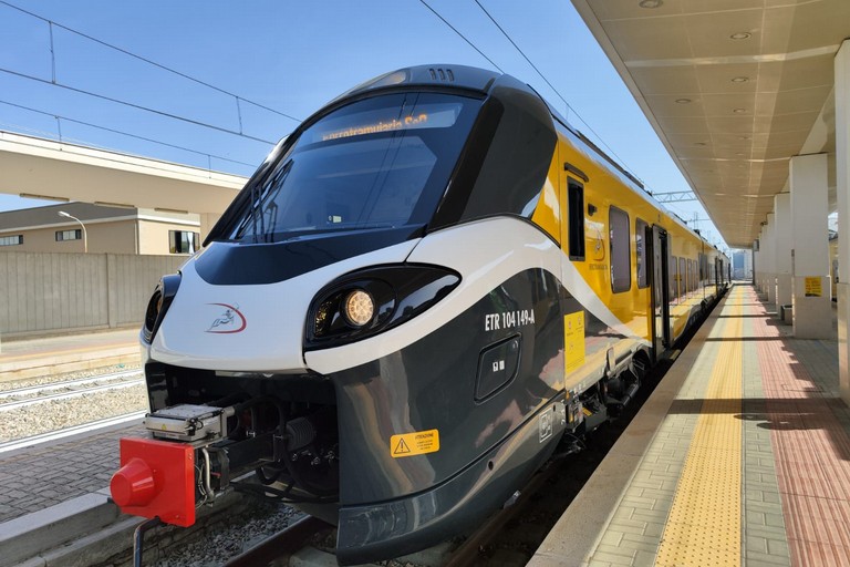 Nuovi treni Ferrotramviaria Copia