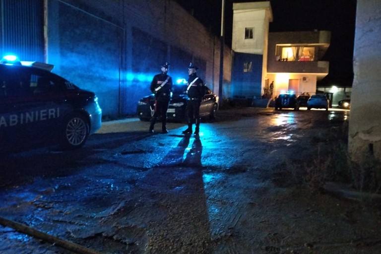 carabinieri sul luogo dell'omicidio