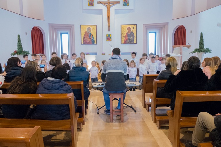 Coro di Natale nella parrocchia Sant’Andrea Apostolo di Andria. <span>Foto Riccardo Di Pietro</span>