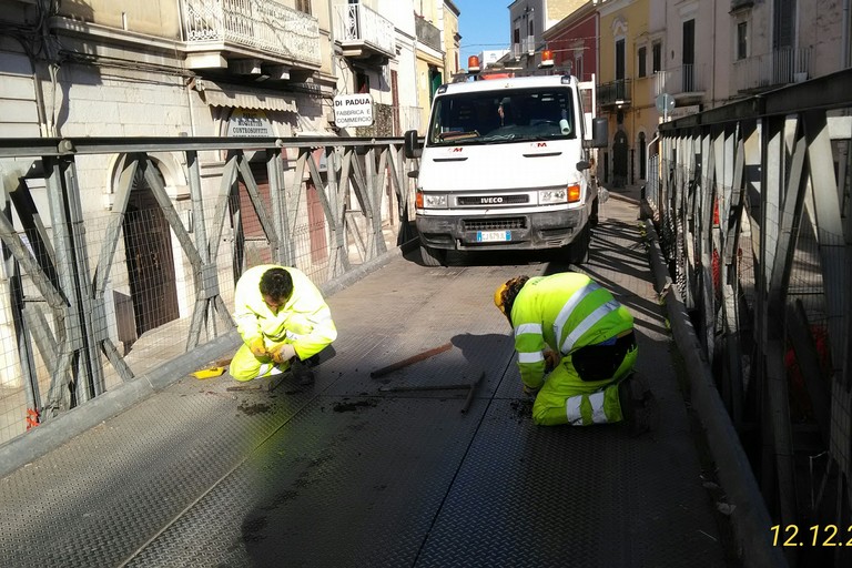 Via Carmine chiusa al traffico