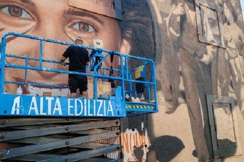 Un murale dedicato a Paola Clemente