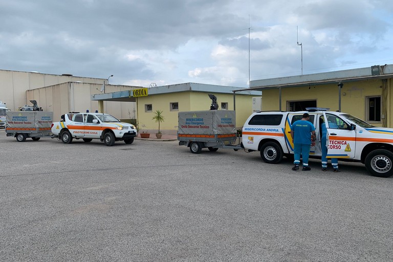 partenza da andria verso la sicilia mezzi tecnici e volontari misericordie