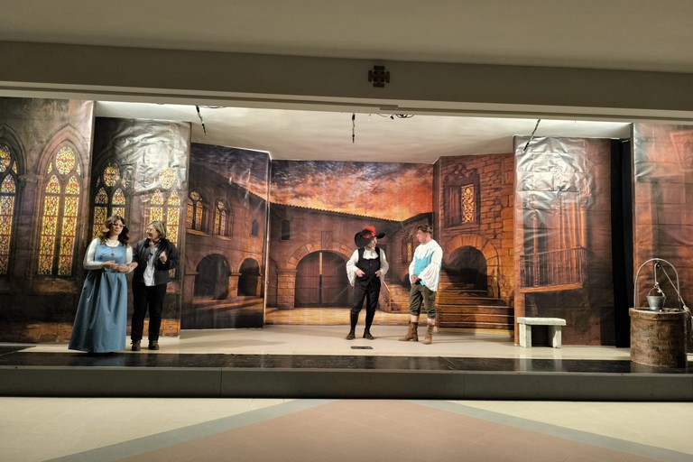 Teatro in vernacolo: 