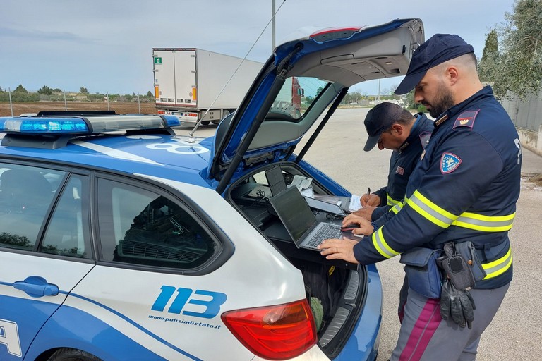 Polizia Stradale. <span>Foto Vincenzo Cassano</span>