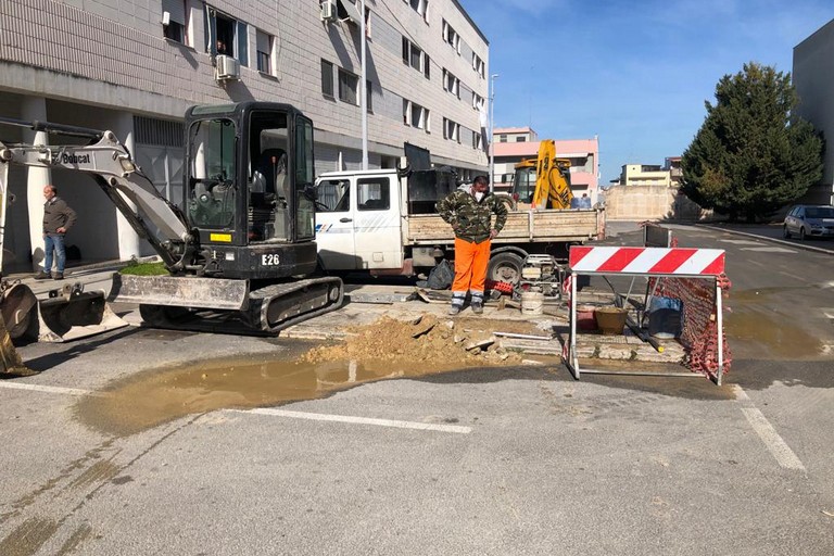 Rottura tubazione acquedotto a San Valentino