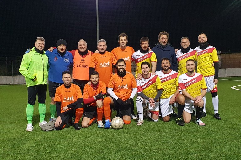 incontro di calcio tra i tecnici radiologi del