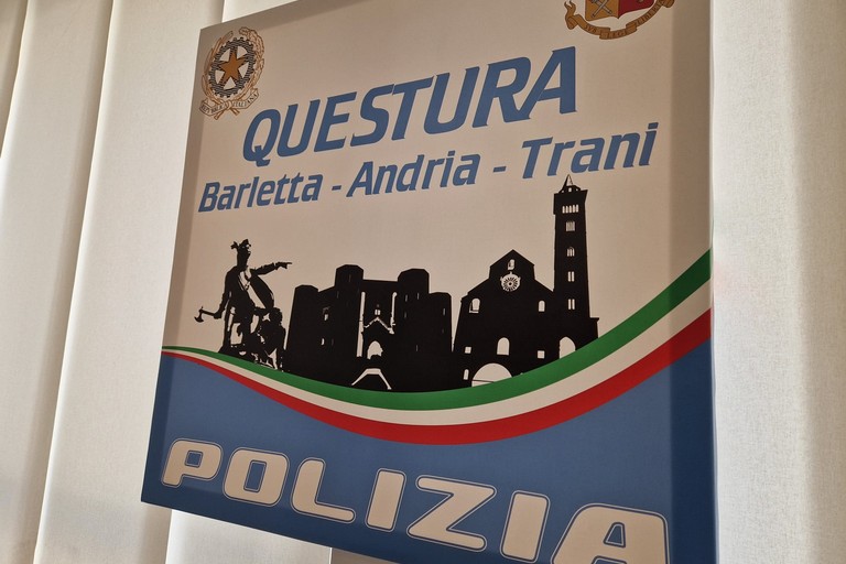 Rubano quattro trattori da un'azienda agricola di Andria. La Polizia di Stato arresta uno dei predoni