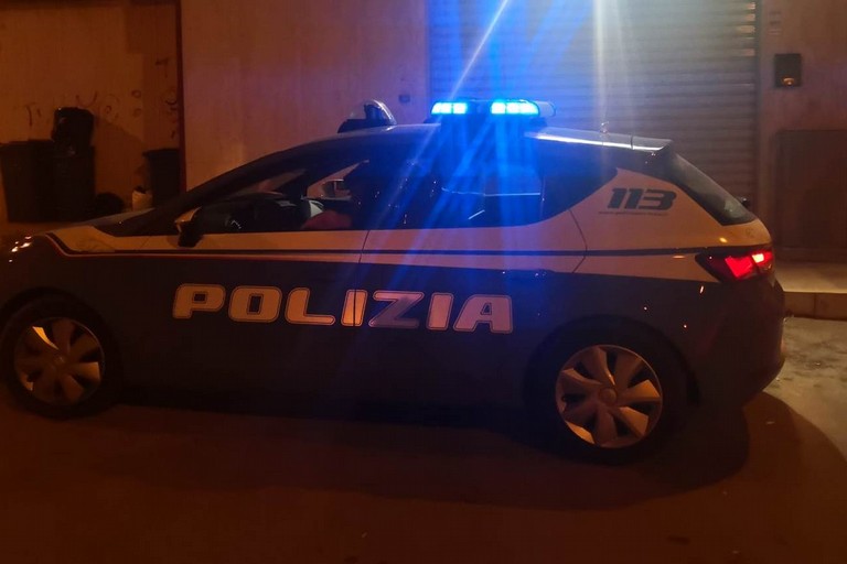 Volante della Polizia di Stato