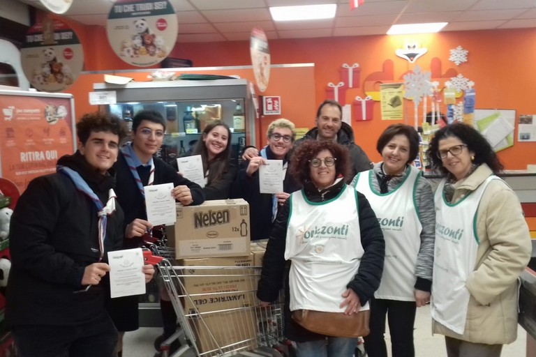 volontari dell'associazione Orizzonti di Angelo Guarriello