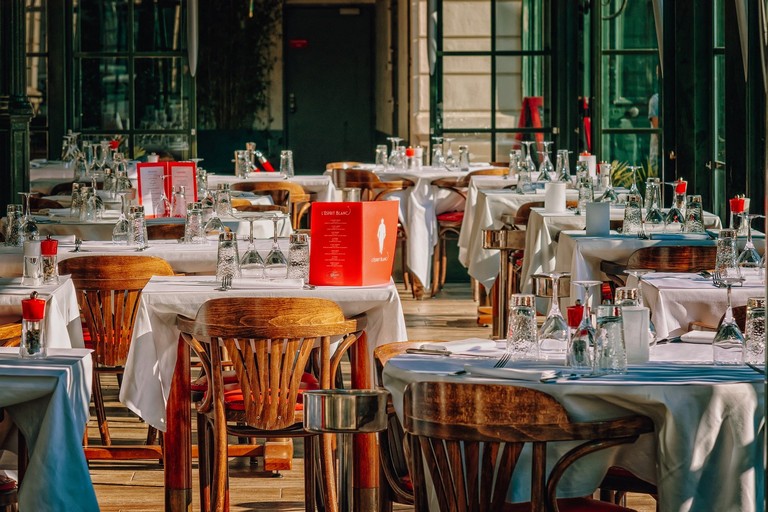 Ristorante. Foto di Peter H. da Pixabay