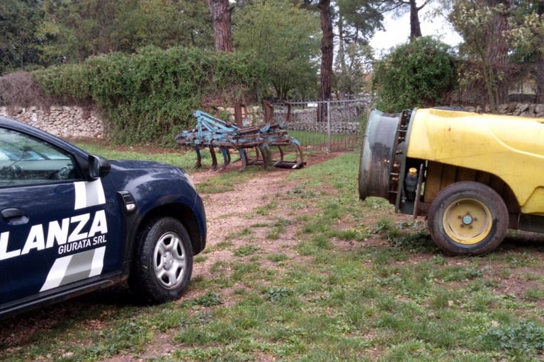 Mezzi ed attrezzature agricole rubate, rinvenute in territorio di Andria
