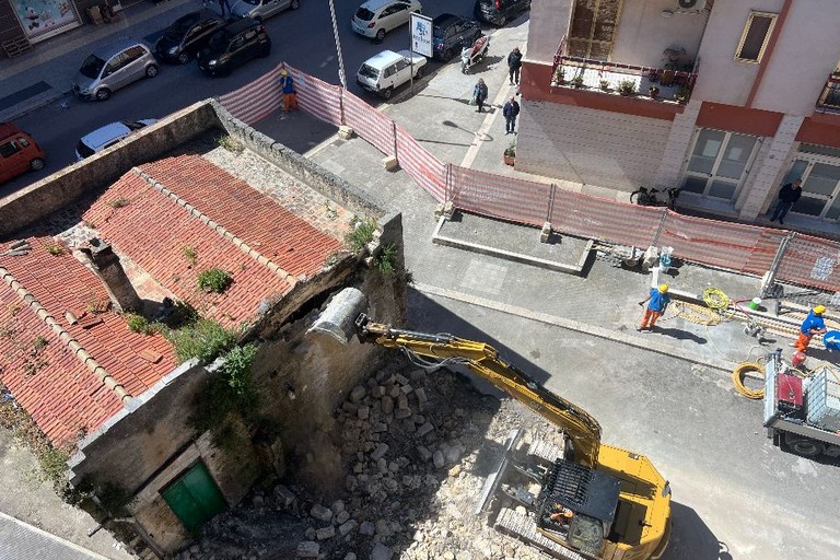 rudere via Trani con viale Quinto Ennio