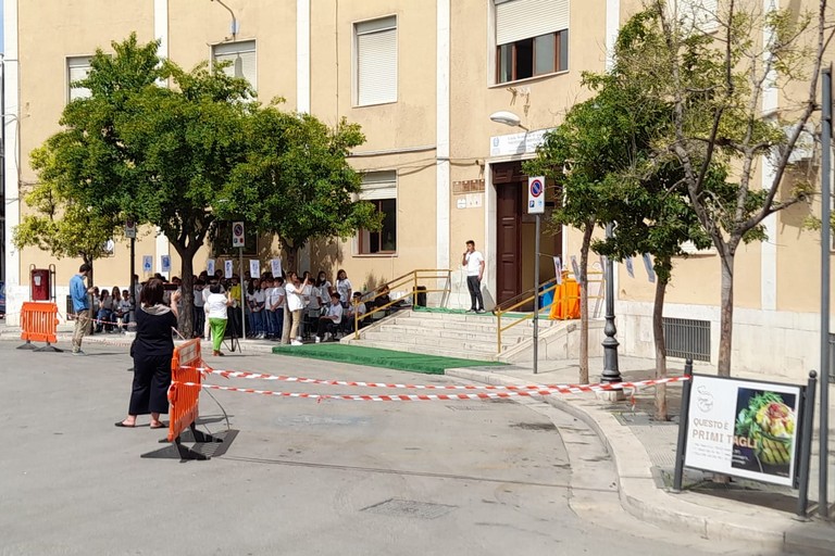 La scuola “Vittorio Emanuele III-Dante Alighieri” commemora la strage di Capaci