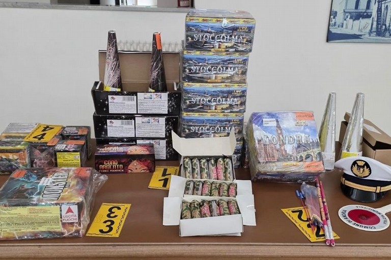 sequestrato materiale pirotecnico illegale