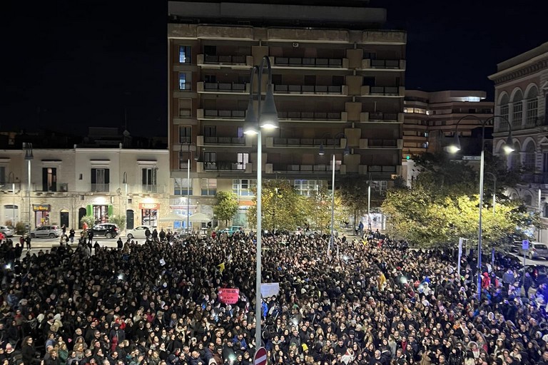 manifestazione contro il femminicidio ad Andria