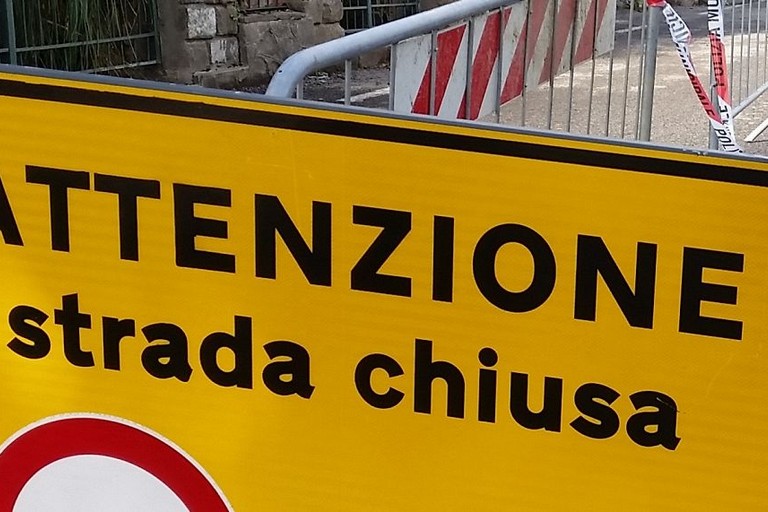 strada chiusa