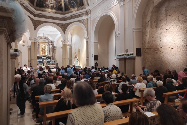 Chiesa dell'Altomare gremita di fedeli