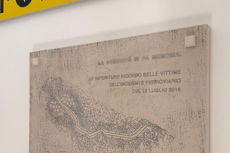 Targa commemorativa