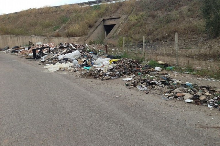 rifiuti per strada