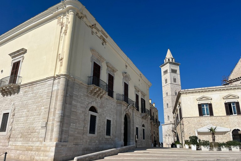 palazzo Valenzano, a Trani