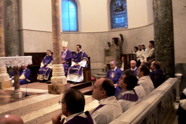 L'ultimo saluto a Mons. Lenoci