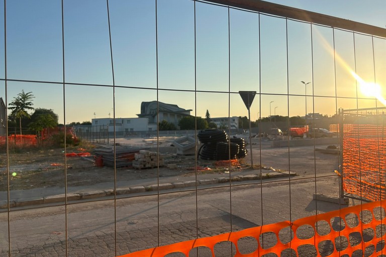Cantiere al Liceo scientifico