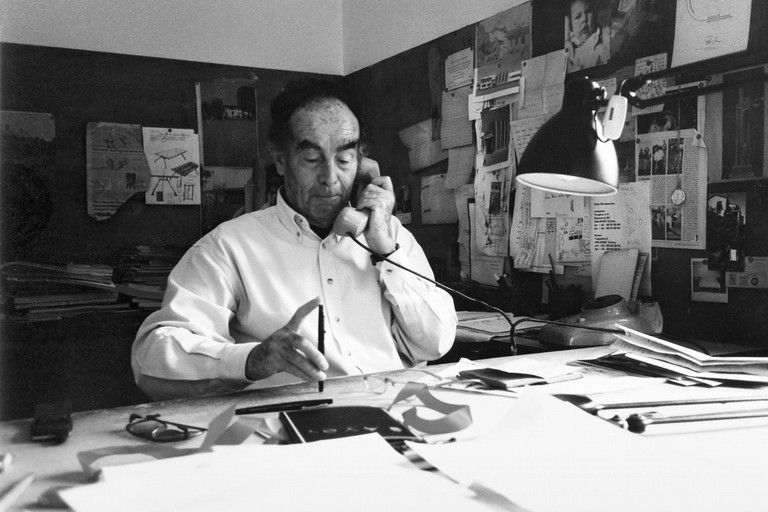 l'architetto e designer Vico Magistretti