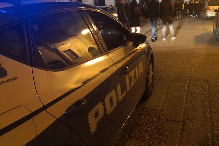 Volante della Polizia di Stato
