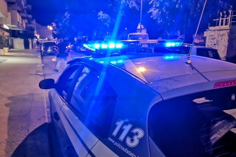 Volante della Polizia di Stato