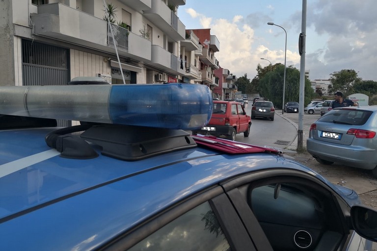 Volante della Polizia di Stato