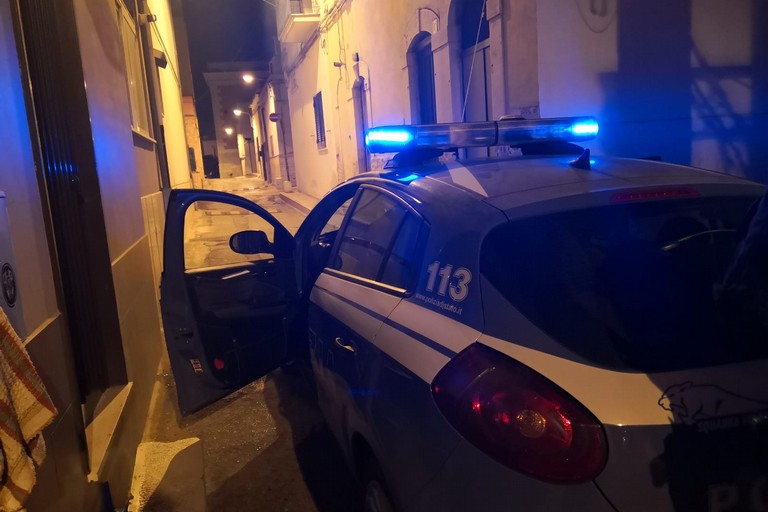 Volante della Polizia di Stato