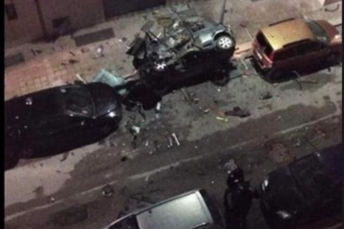 Bomba auto carabiniere