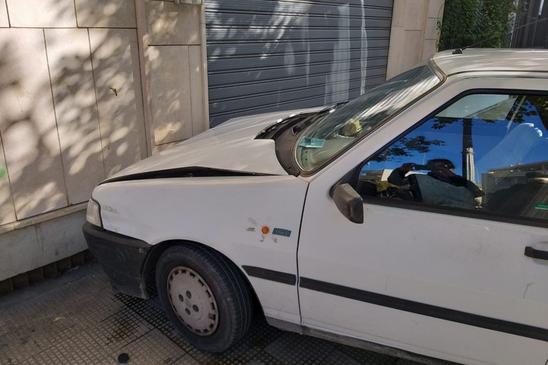Tentato furto auto