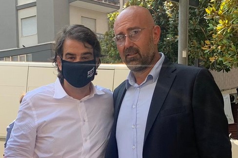 Riccardo Frisardi con il candidato presidente Raffaele Fitto