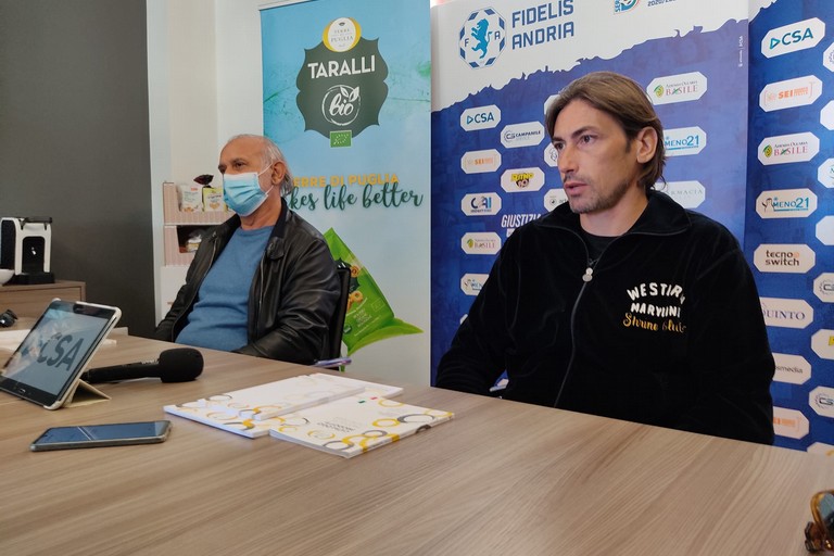 Il tecnico Luigi Panarelli con il presidente Aldo Roselli. <span>Foto Antonio D'Oria</span>