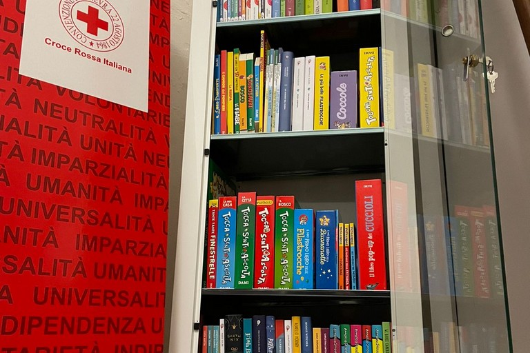 Nasce una piccola biblioteca per i bambini nella sede della Croce Rossa di Andria