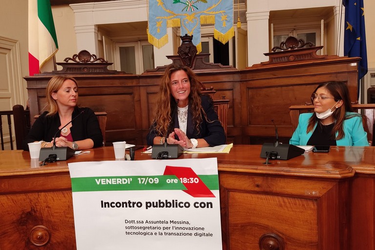 Incontro pubblico sul PNRR con la senatrice Assuntela Messina. <span>Foto Antonio D'Oria</span>