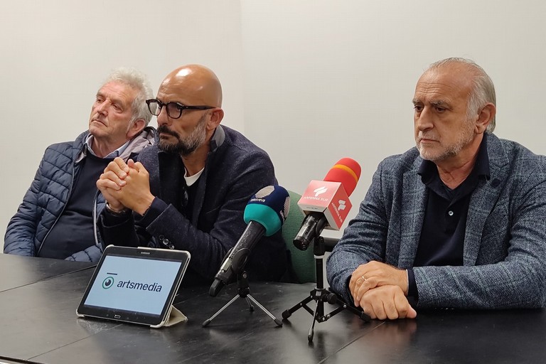 Presentazione del nuovo tecnico Ciro Ginestra. <span>Foto Antonio D'Oria</span>