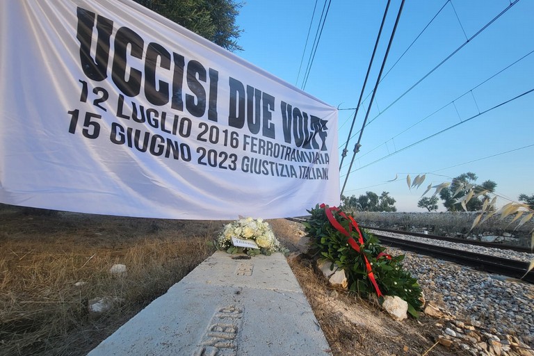 Incidente ferroviario - striscione 12 luglio 2023