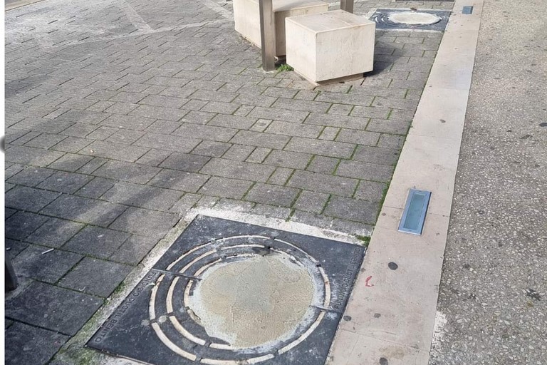 Aiuola cementata in Viale Crispi Andria