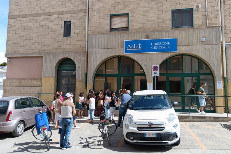 Protesta dei genitori in via Fornaci